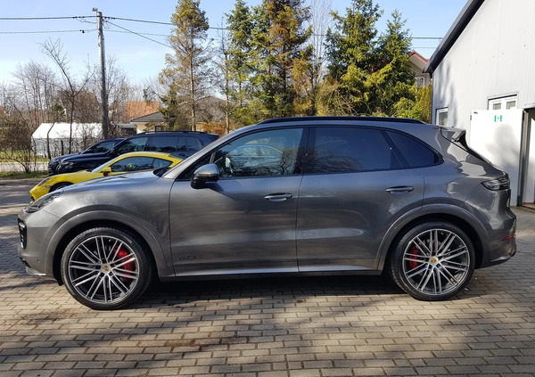 Porsche Cayenne cena 469000 przebieg: 95000, rok produkcji 2020 z Malbork małe 301